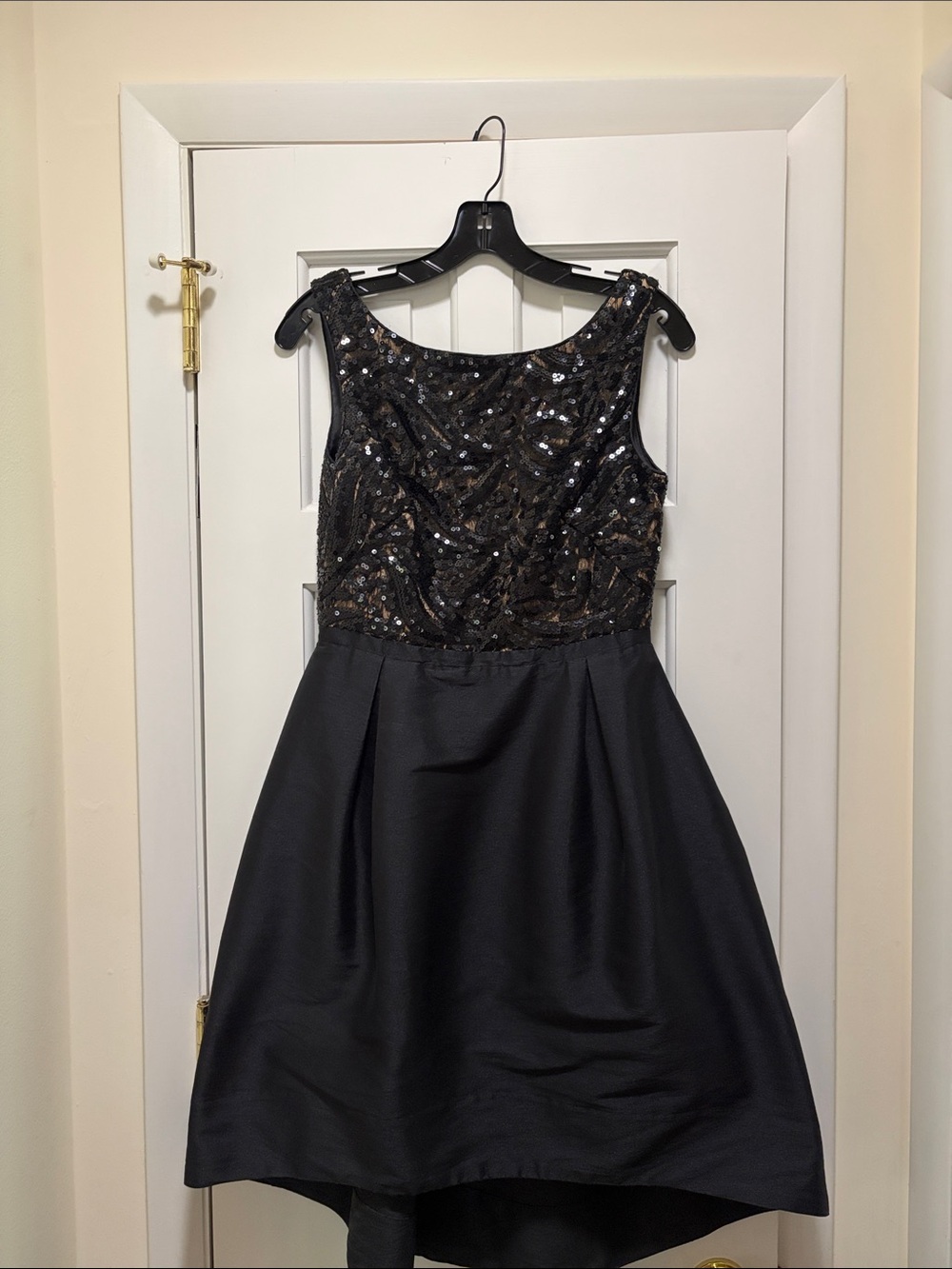 Monique Lhuillier Back Down Dress 8 Sequin Pockets